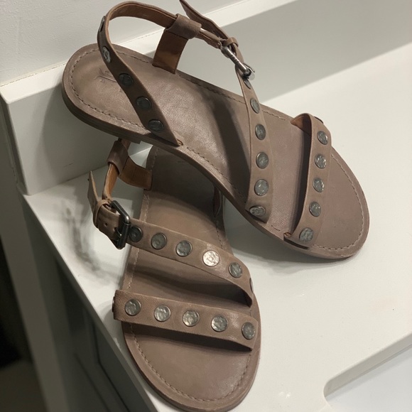 ✨Frye Morgan Leather Sandals✨ - Picture 3 of 7